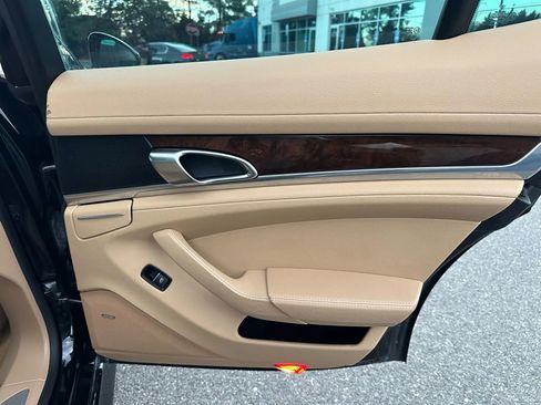 Used 2011 Porsche Panamera S image 39