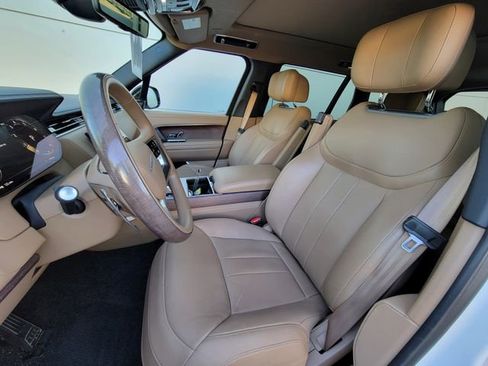 Used 2025 Land Rover Range Rover Long Wheelbase Autobiography AWD/4WD image 4
