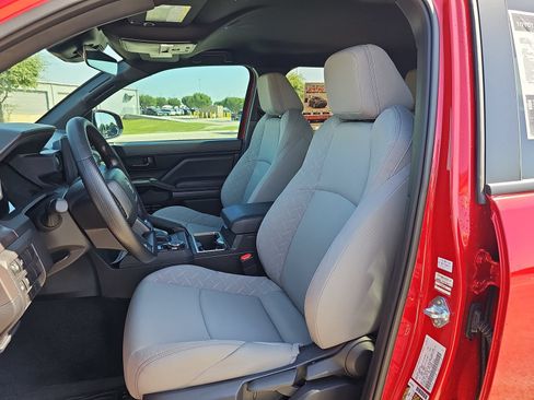 Used 2026 Toyota Tacoma SR5 AWD/4WD image 12