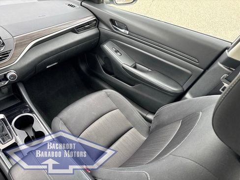 Used 2024 Nissan Altima 2.5 SV image 20