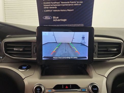 Used 2024 Ford Explorer XLT w/ Equipment Group 202A AWD/4WD image 26