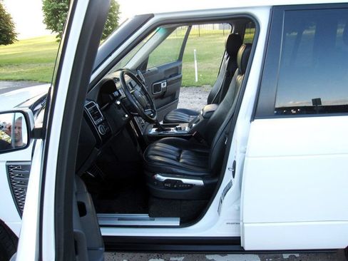 Used 2011 Land Rover Range Rover Supercharged AWD/4WD image 17