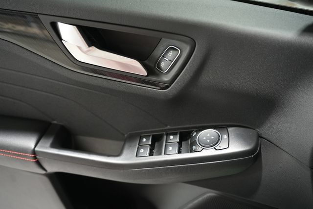 Used 2023 Ford Escape ST-Line AWD/4WD image 11