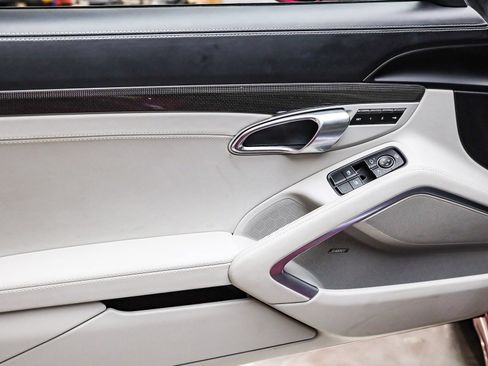 Used 2025 Porsche 718 Cayman S image 15