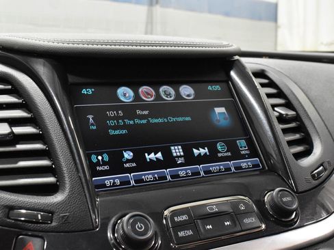 Used 2019 Chevrolet Impala LT image 16