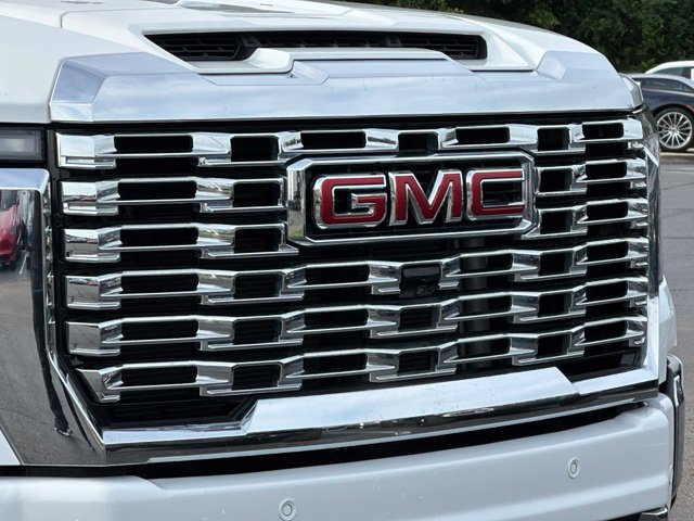 Used 2024 GMC Sierra 2500 Denali w/ Denali Reserve Package AWD/4WD image 2