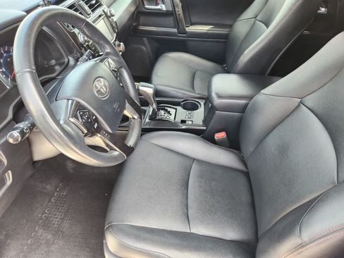 Used 2018 Toyota 4Runner TRD Off-Road Premium AWD/4WD image 11