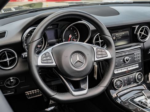 Used 2017 Mercedes-Benz SLC 300 image 13
