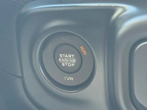 Used 2019 Jeep Wrangler Unlimited Sport AWD/4WD image 37