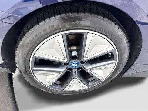 Used 2024 BMW i4 eDrive35 w/ Premium Package RWD image 85
