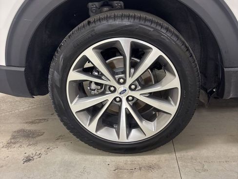 Used 2025 Ford Explorer Platinum w/ Ultimate Package image 38