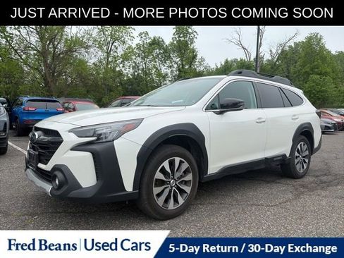 Used 2023 Subaru Outback Limited AWD/4WD image 3