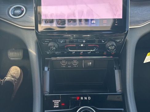 New 2025 Jeep Grand Cherokee Limited w/ Black Appearance Package image 15