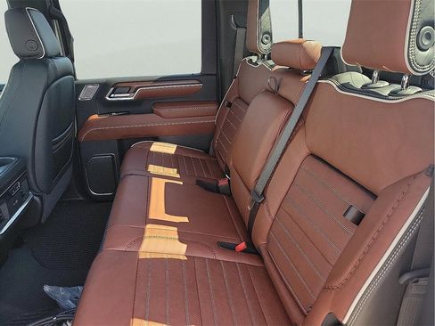 New 2026 GMC Sierra 2500 Denali Ultimate image 13