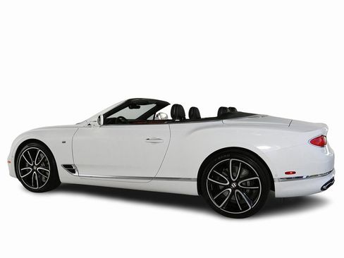 Used 2020 Bentley Continental GT V8 image 11