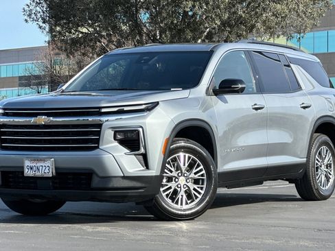 Certified 2024 Chevrolet Traverse LT image 8