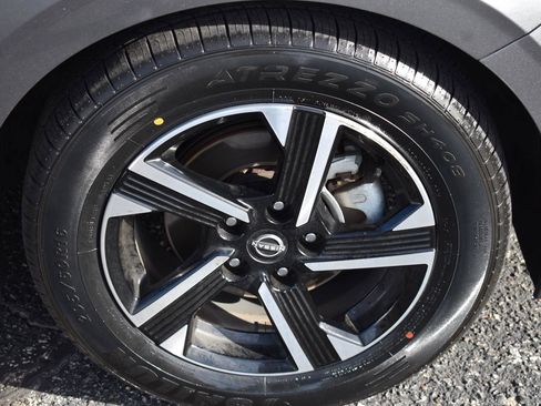 Used 2024 Nissan Sentra SV image 11