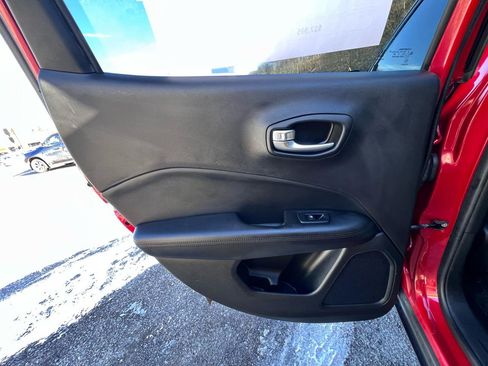 Used 2020 Jeep Compass Altitude image 21