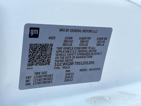 Used 2025 Chevrolet Express 2500 Extended w/ Enhanced Convenience Package RWD image 27