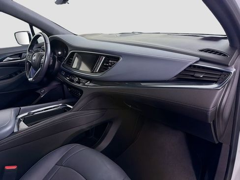 Used 2024 Buick Enclave Premium image 33