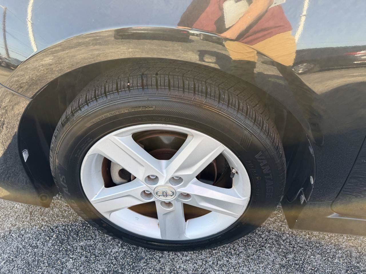 Used 2012 Toyota Camry SE FWD image 11