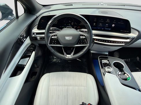 Used 2024 Cadillac Lyriq Sport AWD/4WD image 16