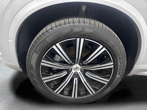Certified 2025 Volvo XC90 B5 Core image 52