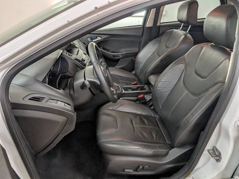 Used 2015 Ford Focus SE w/ Equipment Group 201A FWD image 7