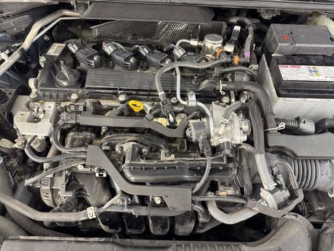 Used 2022 Toyota Corolla SE w/ SE Premium Package image 21