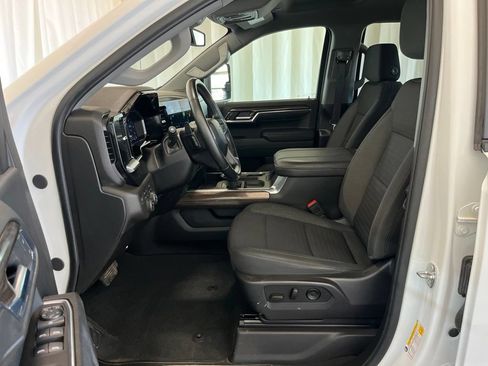 Used 2024 Chevrolet Silverado 1500 RST w/ Max Trailering Package AWD/4WD image 3
