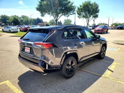 Used 2019 Toyota RAV4 XSE AWD/4WD image 5
