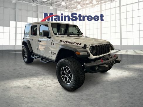 Used 2024 Jeep Wrangler Unlimited Rubicon w/ Capability Package AWD/4WD image 7