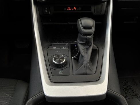 Used 2024 Toyota RAV4 AWD Hybrid image 26