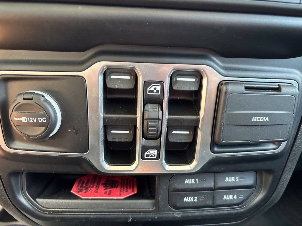 Used 2023 Jeep Gladiator Sport AWD/4WD image 43