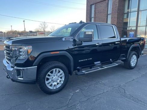 Used 2020 GMC Sierra 2500 SLT w/ SLT Premium Plus Package image 3