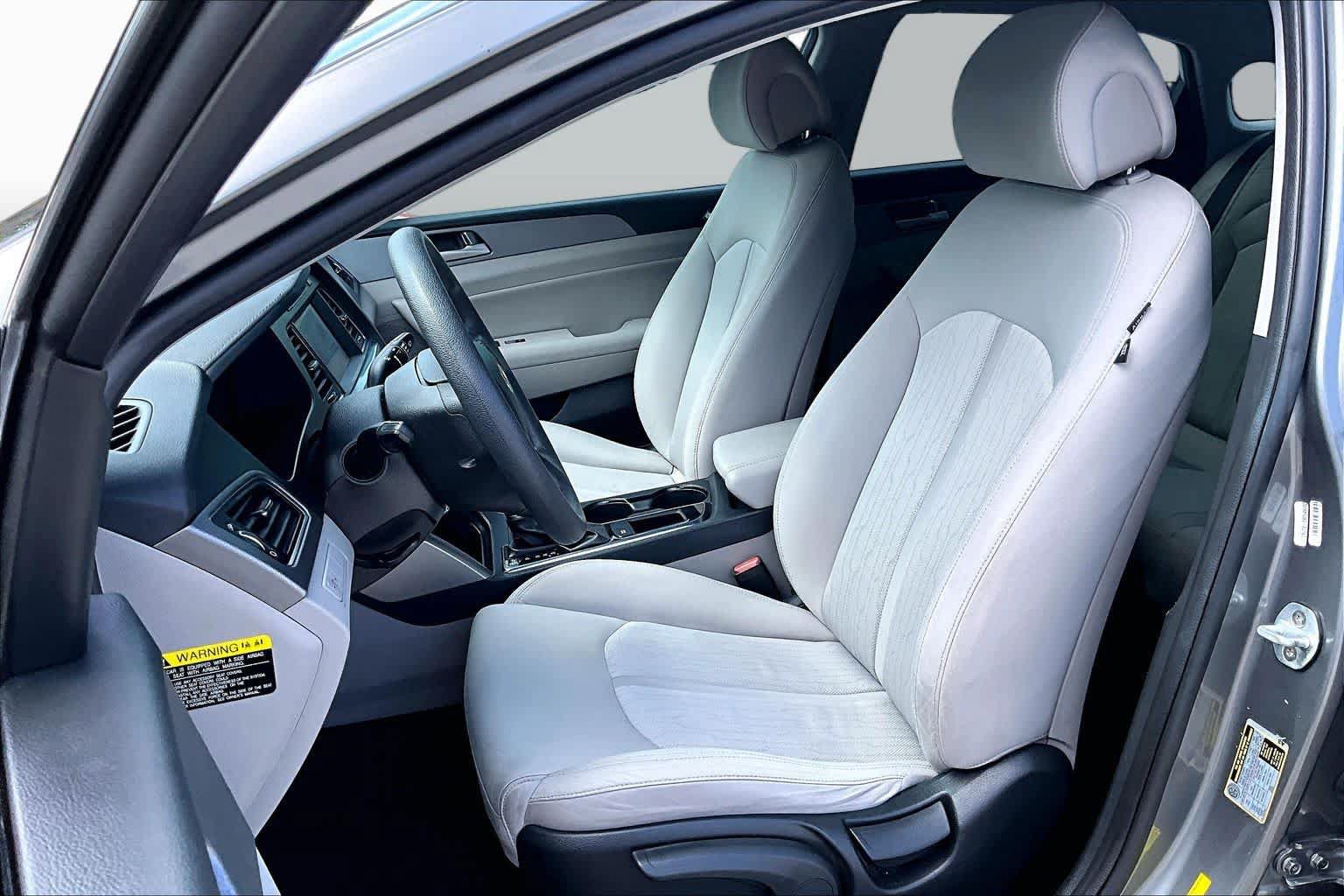 Used 2017 Hyundai Sonata SE FWD image 8