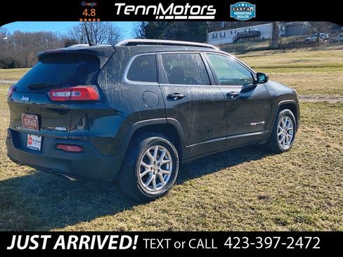 Used 2016 Jeep Cherokee Latitude w/ Cold Weather Group image 5