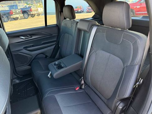 Used 2024 Jeep Grand Cherokee Laredo X w/ Luxury Tech Group I image 40