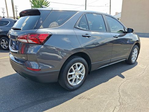 Used 2022 Chevrolet Equinox LS AWD/4WD image 5