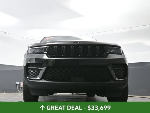 Used 2025 Jeep Grand Cherokee Altitude AWD/4WD image 54