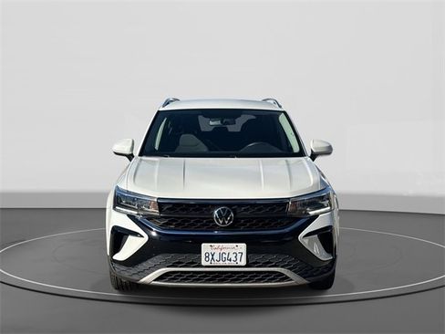 Used 2022 Volkswagen Taos SE image 2