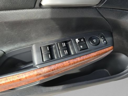 Used 2011 Honda Accord EX image 17