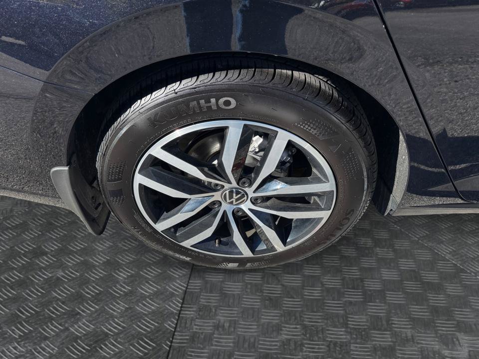 Certified 2026 Volkswagen Jetta SE FWD image 23