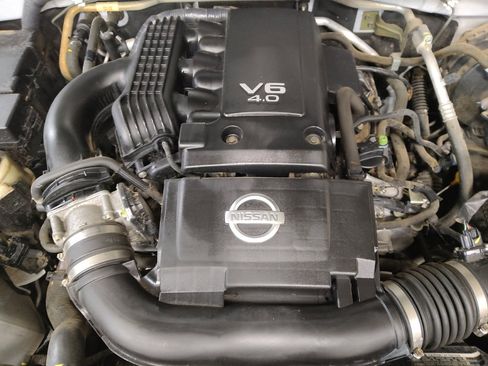 Used 2014 Nissan Frontier SV w/ SV Value Truck Package RWD image 30