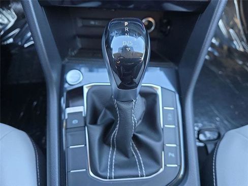 New 2026 Volkswagen Taos SE image 19