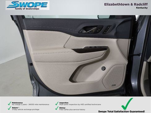 Used 2021 GMC Acadia Denali w/ Denali Technology Package image 13