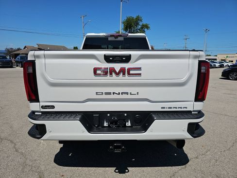 Used 2024 GMC Sierra 2500 Denali w/ Denali Reserve Package AWD/4WD image 6