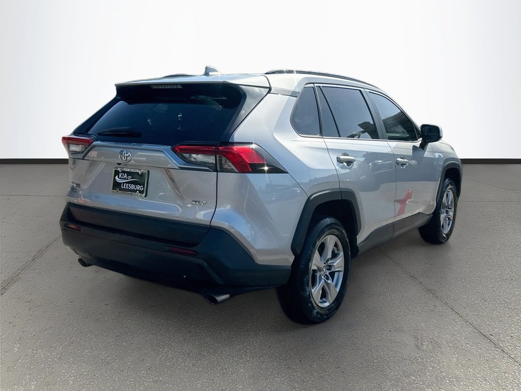 Used 2022 Toyota RAV4 XLE w/ Convenience Package FWD image 7