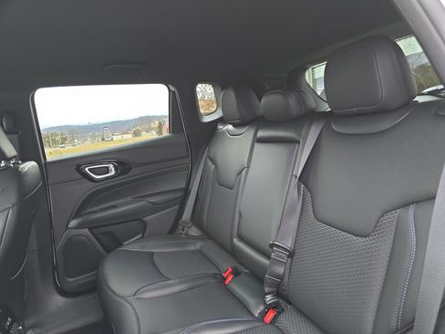 New 2026 Jeep Compass Latitude image 14