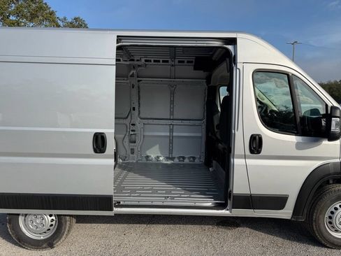 New 2026 RAM ProMaster 2500 w/ Convenience Group FWD image 26